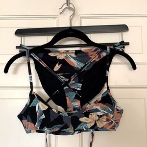 Roxy women’s bikini size small in black floral